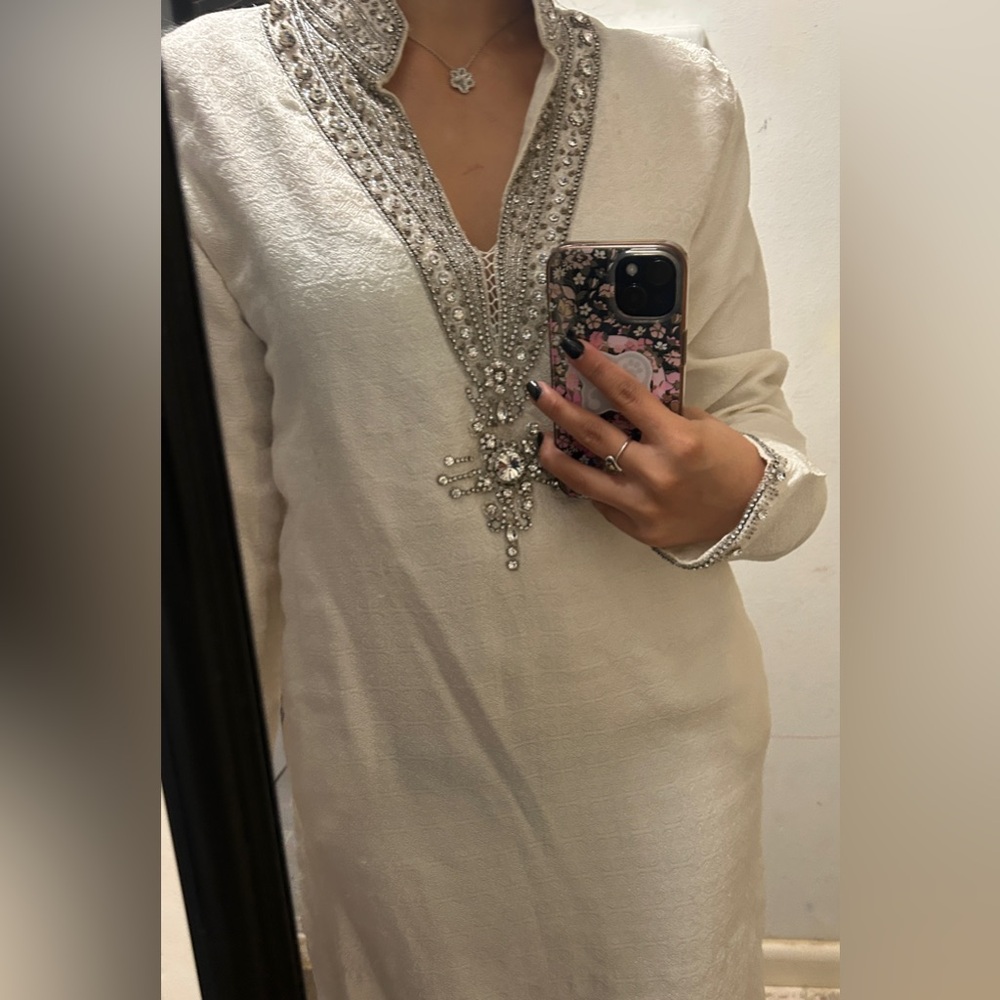 Elegant white Embellished Tunic